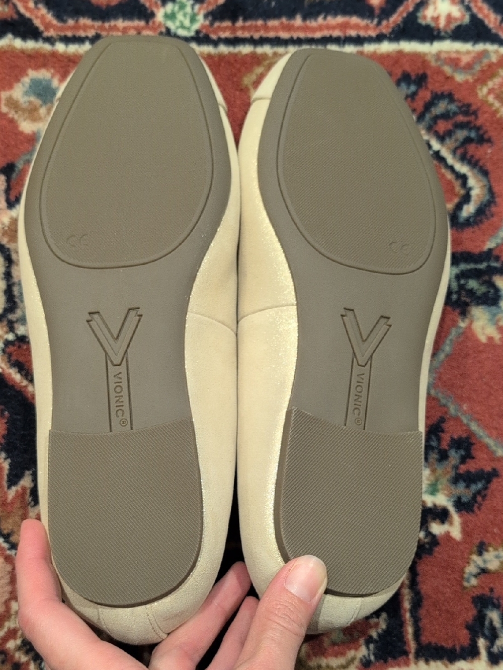 Vionic Klara Flat In Gold Leather Size 9.5 Wide - Picture 4 of 4